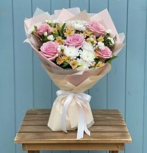 Букет цветов из:  Гвоздики, Орхидеи и Розы в Дзержинском