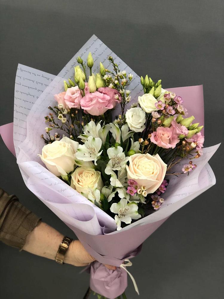 Букет цветов из: Альстромерии, Розы и Лизиантусы в Дзержинском