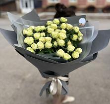 Букет Белые кустовые розы Солинеро в Дзержинском
