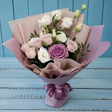 Букет цветов из:  Розы и Лизиантусы в Дзержинском