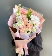 Букет цветов из:  Хризантемы и Розы в Дзержинском