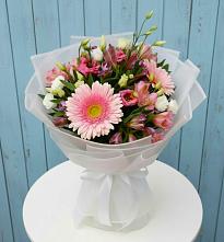 Букет цветов из:  Герберы, Альстромерии и Лизиантусы в Дзержинском