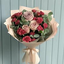 Букет цветов из:  Гвоздики и Розы в Дзержинском