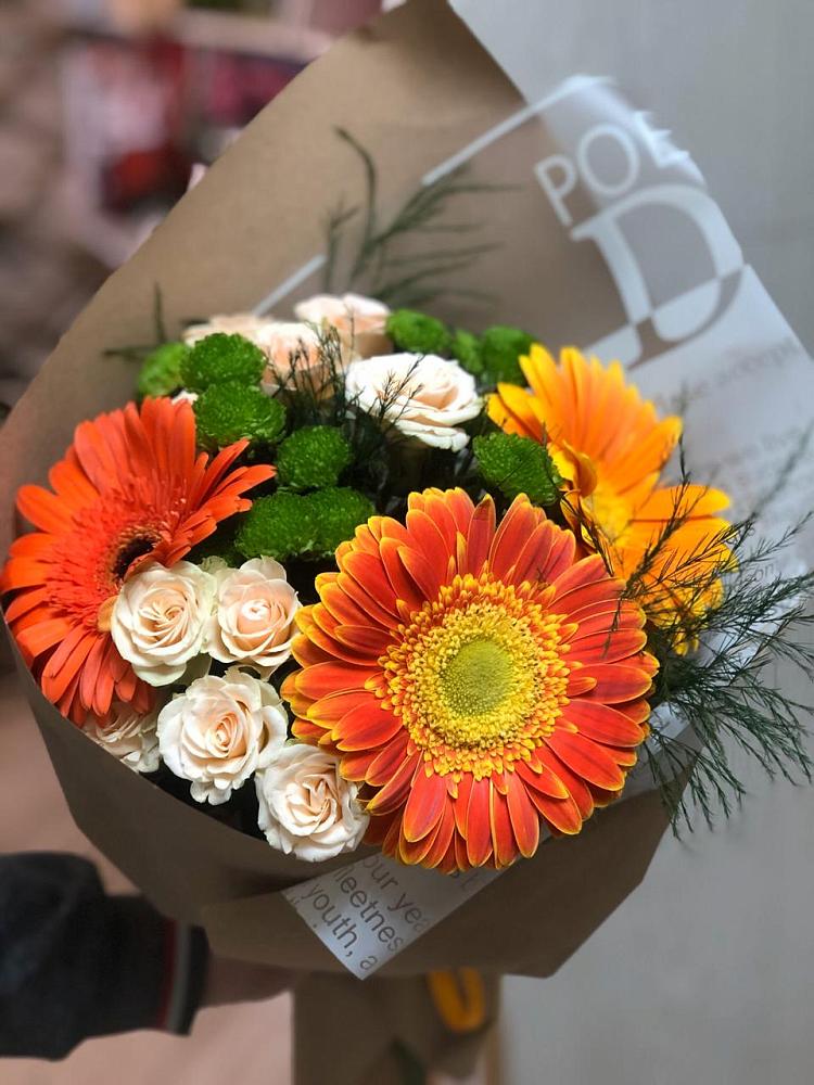 Букет цветов из: Герберы, Хризантемы и Розы в Дзержинском