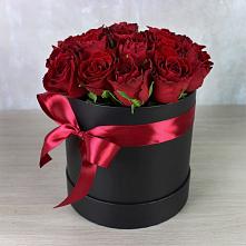 Цветочная композиция из Розы в шляпной коробке в Дзержинском