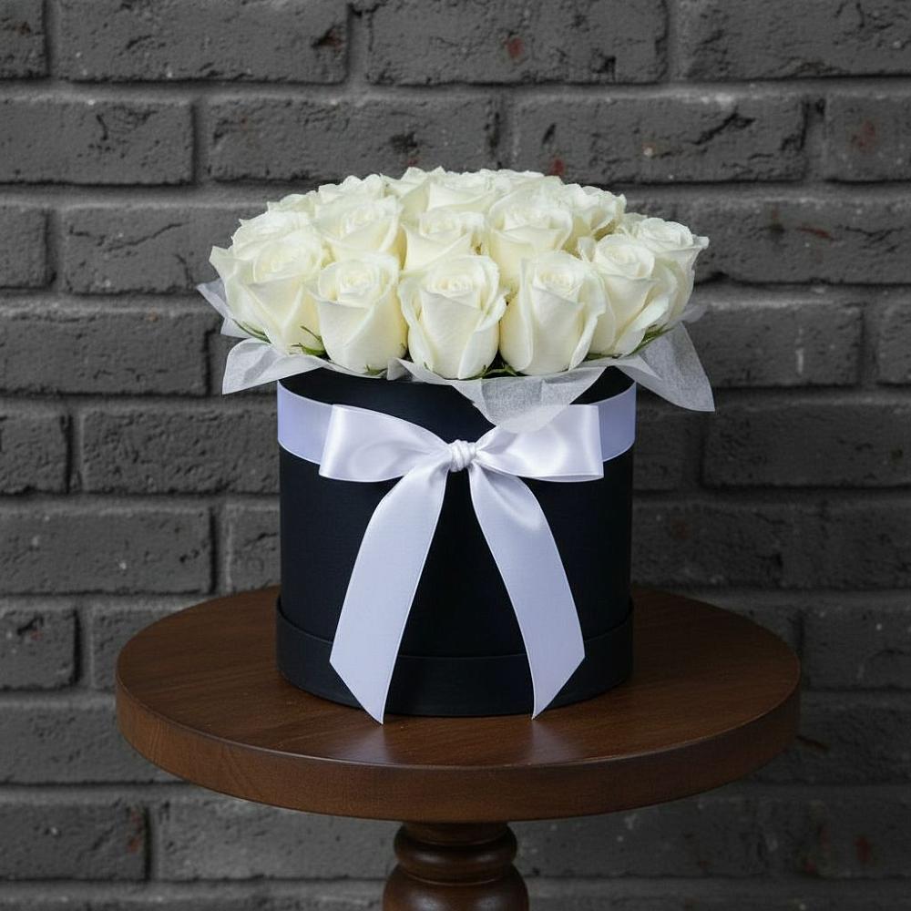 Цветочная композиция из Розы в шляпной коробке в Дзержинском